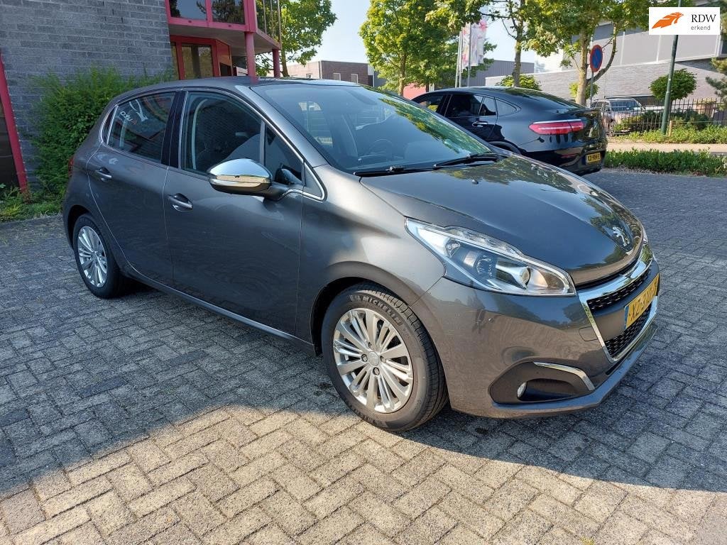 Peugeot 208 1.2 PureTech GT-line/ APK en Onderhoud . 110 pk, Auto's, Voorwielaandrijving, Euro 6, 23 km/l, Bedrijf