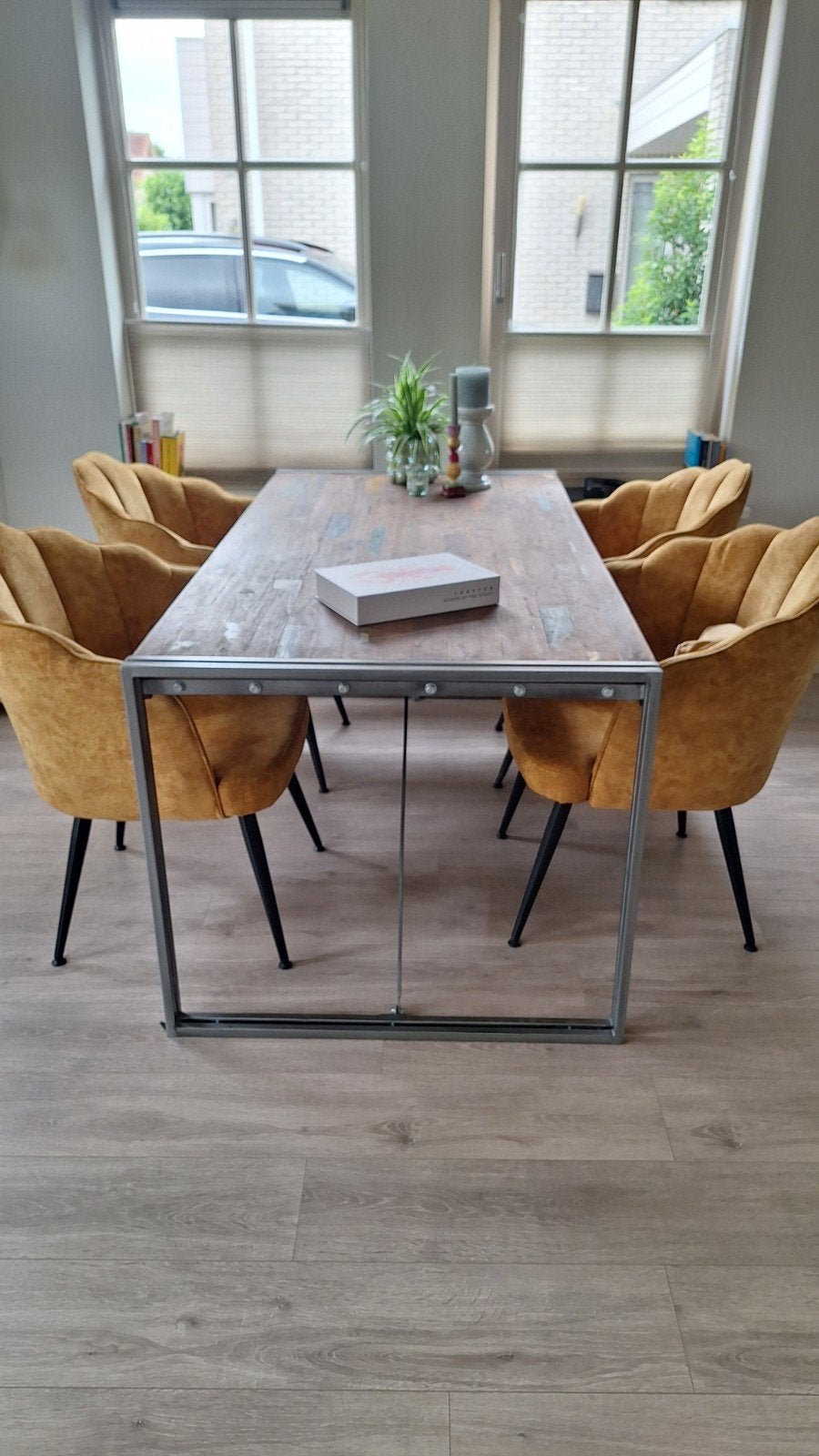 Houten eettafel met ijzer onderstel - Trendhopper, Huis en Inrichting, Tafels | Eettafels, Gebruikt, 50 tot 100 cm, Vijf personen of meer