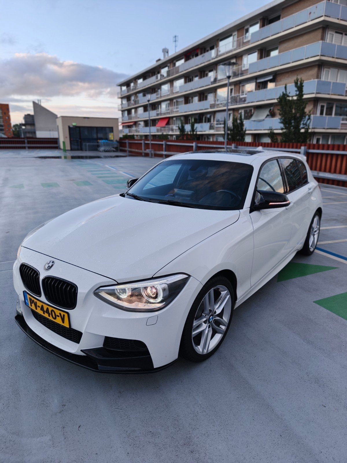 BMW 116i M-Sport (2012) | Ketting & Klepseals vervangen, Auto's, 1-Serie, Dealer onderhouden, Zwart, 4 cilinders