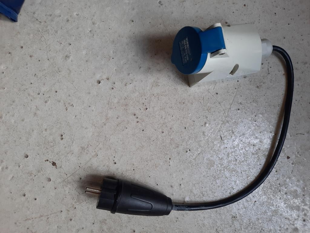 Adapter voor caravan 16A, Ophalen