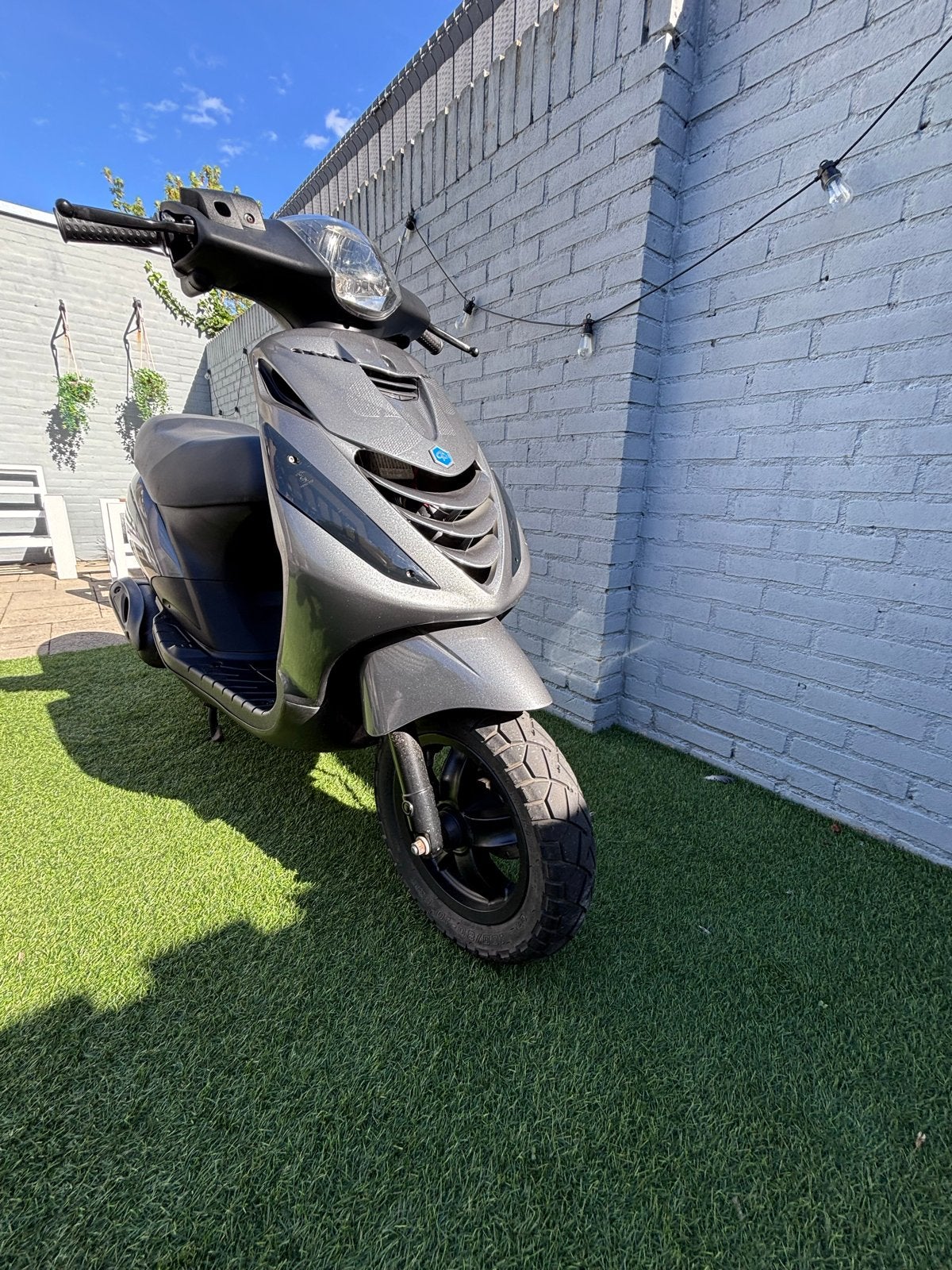 Piaggio zip  2018, Fietsen en Brommers, Ophalen, Zo goed als nieuw, Benzine, Zip