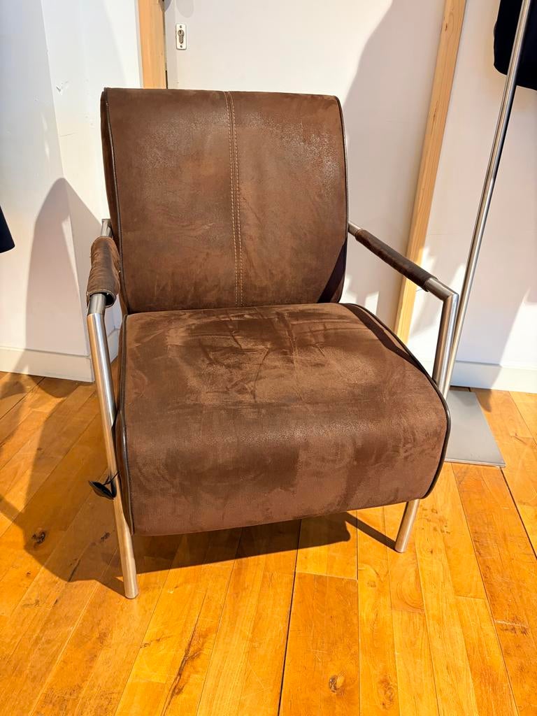Vintage Suède-look Fauteuil Bruin met RVS Frame, Huis en Inrichting, Fauteuils, Ophalen, Zo goed als nieuw, 50 tot 75 cm, Vintage