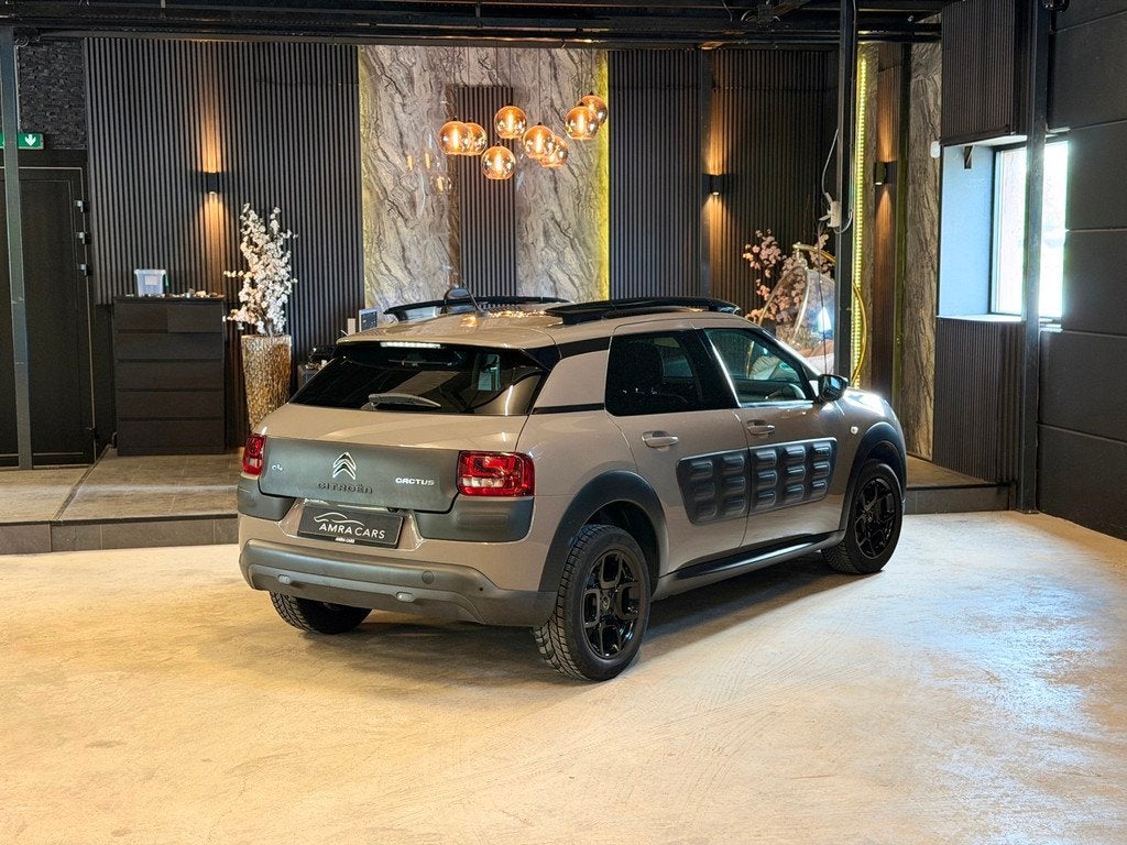 Citroen C4 Cactus 1.2 PureTech Shine|Pano|Cam, Auto's, Citroën, Voorwielaandrijving, Gebruikt, 1199 cc, Bruin