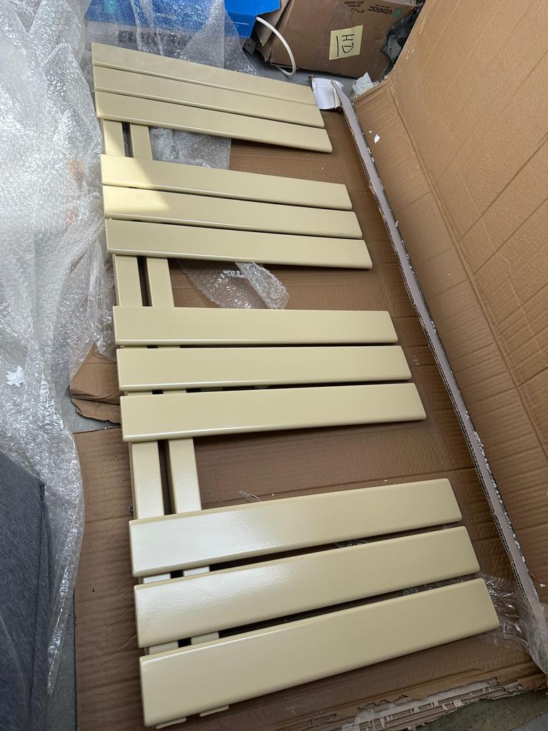 Belrad handdoekradiator 120x50 cm - zijdeglans beige (593W), Ophalen, Radiator, Minder dan 60 cm, Zo goed als nieuw