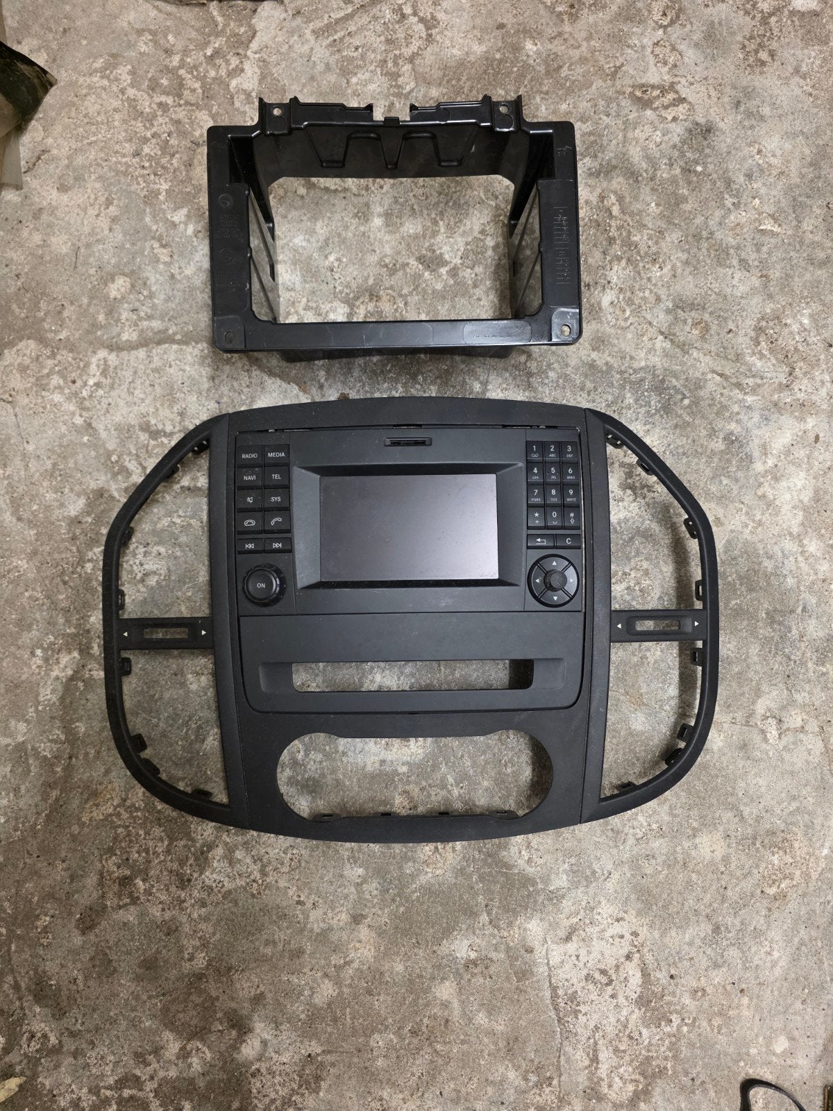 Mercedes Vito originele radio met inbouwframe en front, Ophalen of Verzenden, Gebruikt