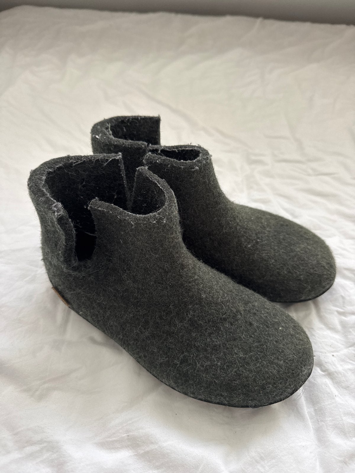 Glerups wollen pantoffels met rubberen zool - Maat 35, Ophalen of Verzenden, Zo goed als nieuw, Jongen of Meisje, Overige typen