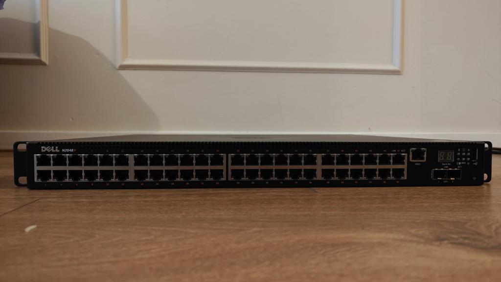 Dell N2048P Switch, Computers en Software, Netwerk switches, Ophalen of Verzenden
