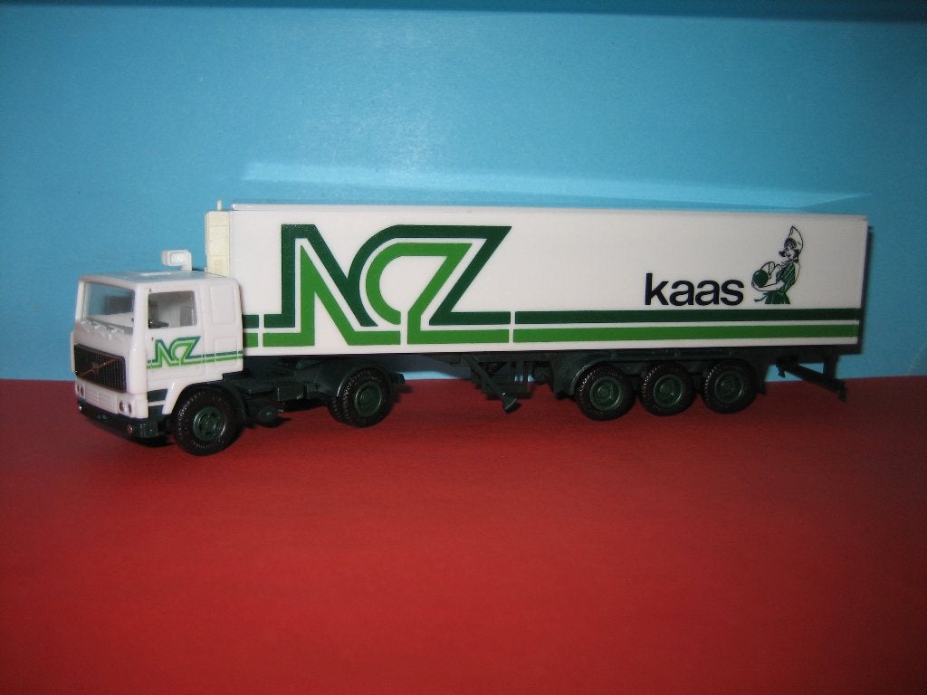 NCZ-kaas  Meppel NL  VOLVO met oplegger  Herpa, Ophalen of Verzenden, Zo goed als nieuw, Bus of Vrachtwagen, Herpa