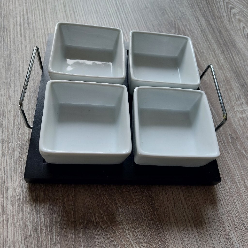 Schaaltjes + tray entree dishes Home Collection hapjes saus, Huis en Inrichting, Keuken | Servies, Overige merken, Ophalen of Verzenden