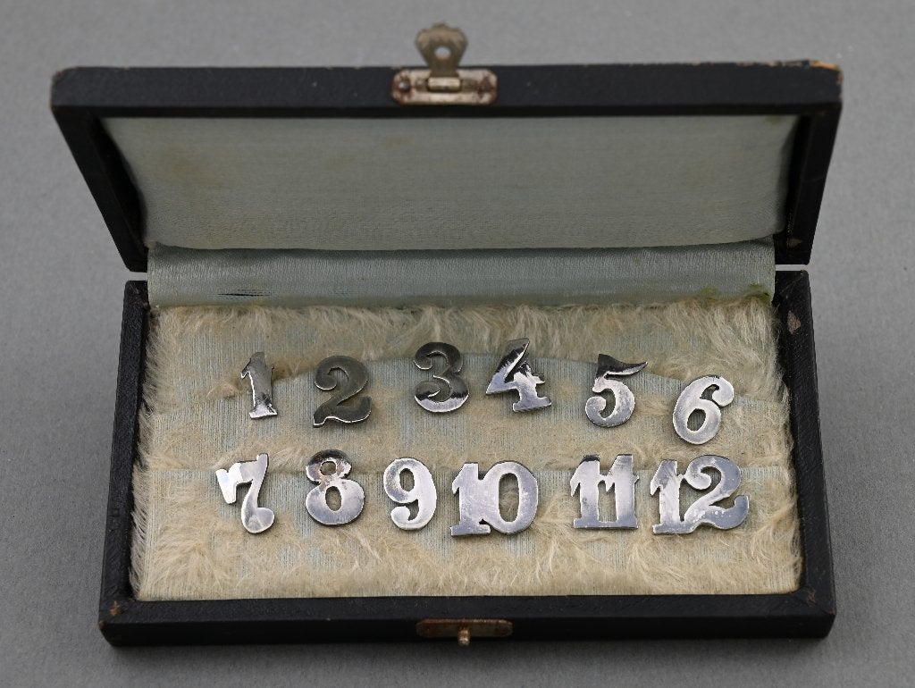 zilveren tafelnummers 1 t/m 12 (rond 1900), Verzenden, Zilver