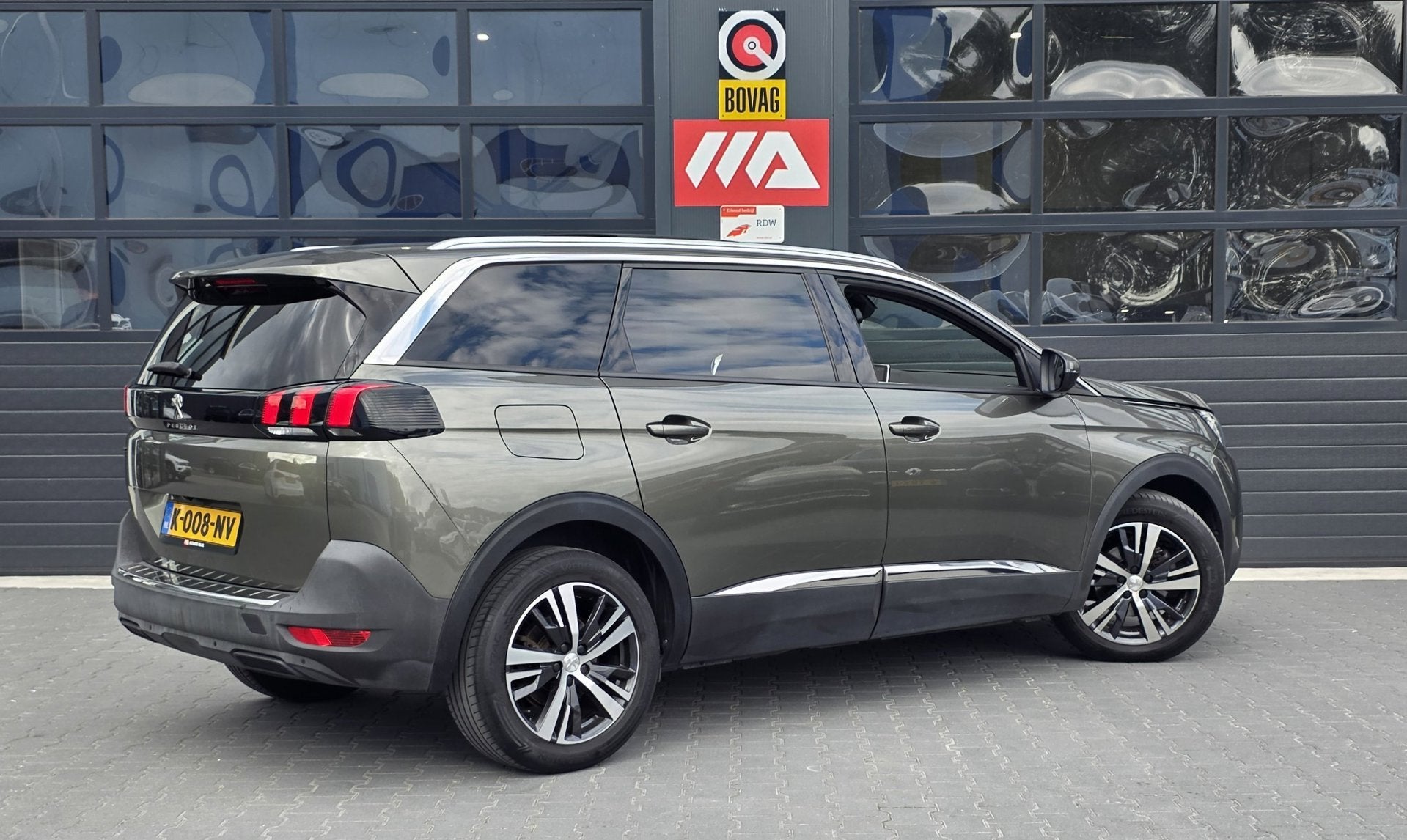 Peugeot 5008 1.2 PureTech GT-Line | PANO | CAMERA | 7 PERSOO, Dealer onderhouden, 1280 kg, Gebruikt, 1199 cc