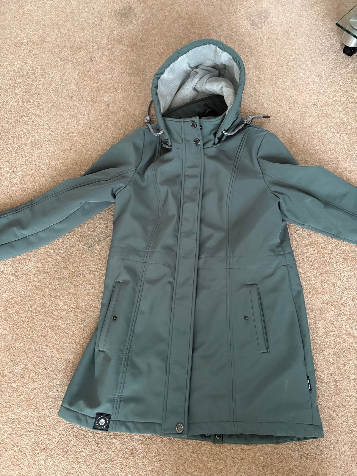 Groene softshell jas met  afneembare capuchon - Maat L, Kleding | Dames, Jassen | Winter, Ophalen, Zo goed als nieuw, Maat 42/44 (L)