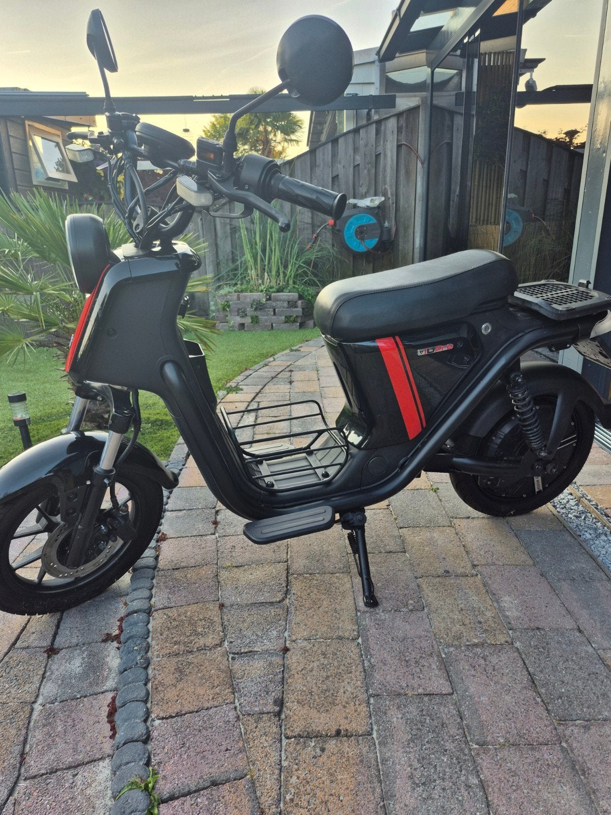 Niu U Pro elektrische scooter - Blauw kenteken, Ophalen, Zo goed als nieuw, Elektrisch, Overige merken