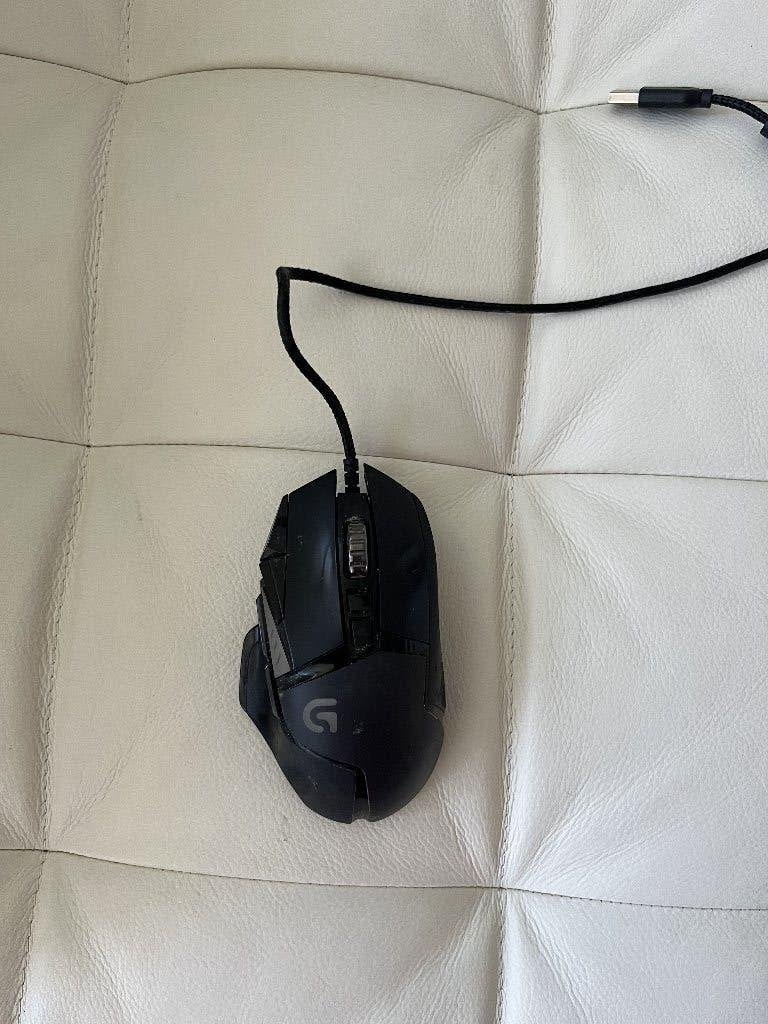 Logitech gaming muis / mouse in nieuwstaat weinig gebruikt, Computers en Software, Rechtshandig, Muis, Gaming muis, ‘LOGITECH’