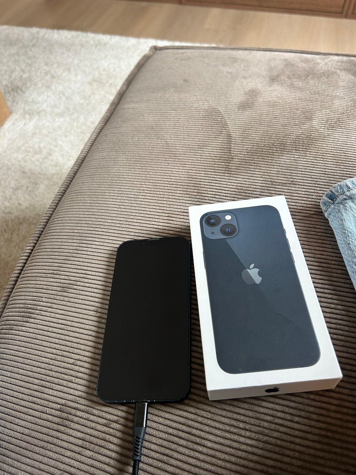 iPhone 13 Midnight 128GB met lichte beschadiging, Ophalen, Zwart, IPhone 13, 128 GB