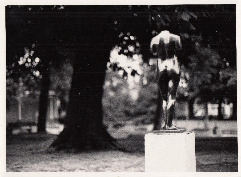 Eja Siepman van den Berg foto Staand naakt sculptuur, Ophalen of Verzenden, Foto, Fotografie