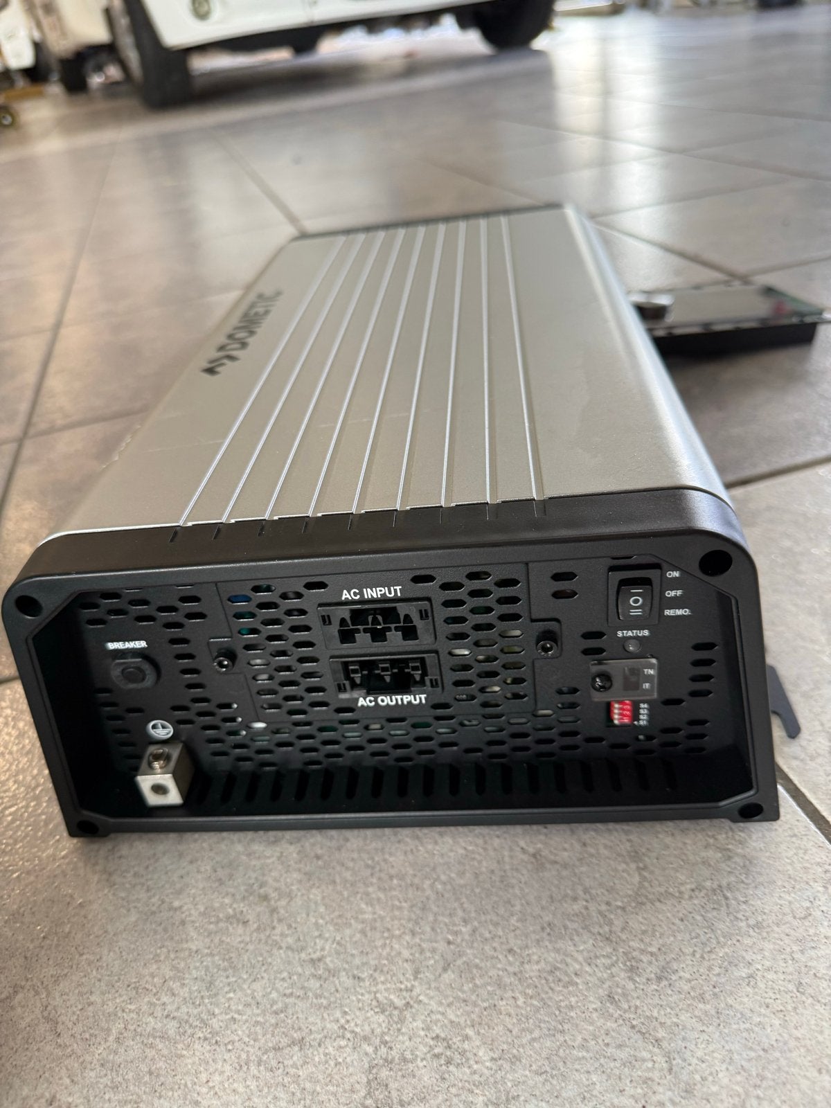 Dometic DSP1812T-W Pure Sinus Omvormer 12V naar 230V 1800W, Ophalen, Zo goed als nieuw