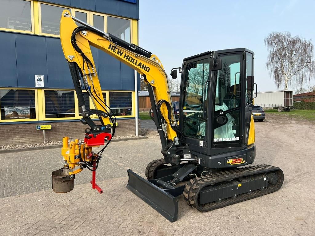 New Holland E35D minigraver rupsgraafmachine, Ophalen, Verreiker