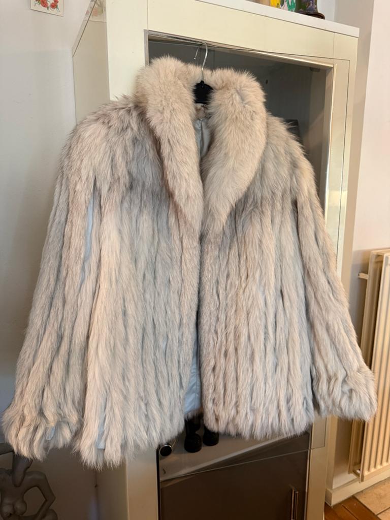 Saga Fox Bontjas - Natural Blue Fox - Maat 42, Kleding | Dames, Jassen | Winter, Ophalen of Verzenden, Zo goed als nieuw, Maat 42/44 (L)