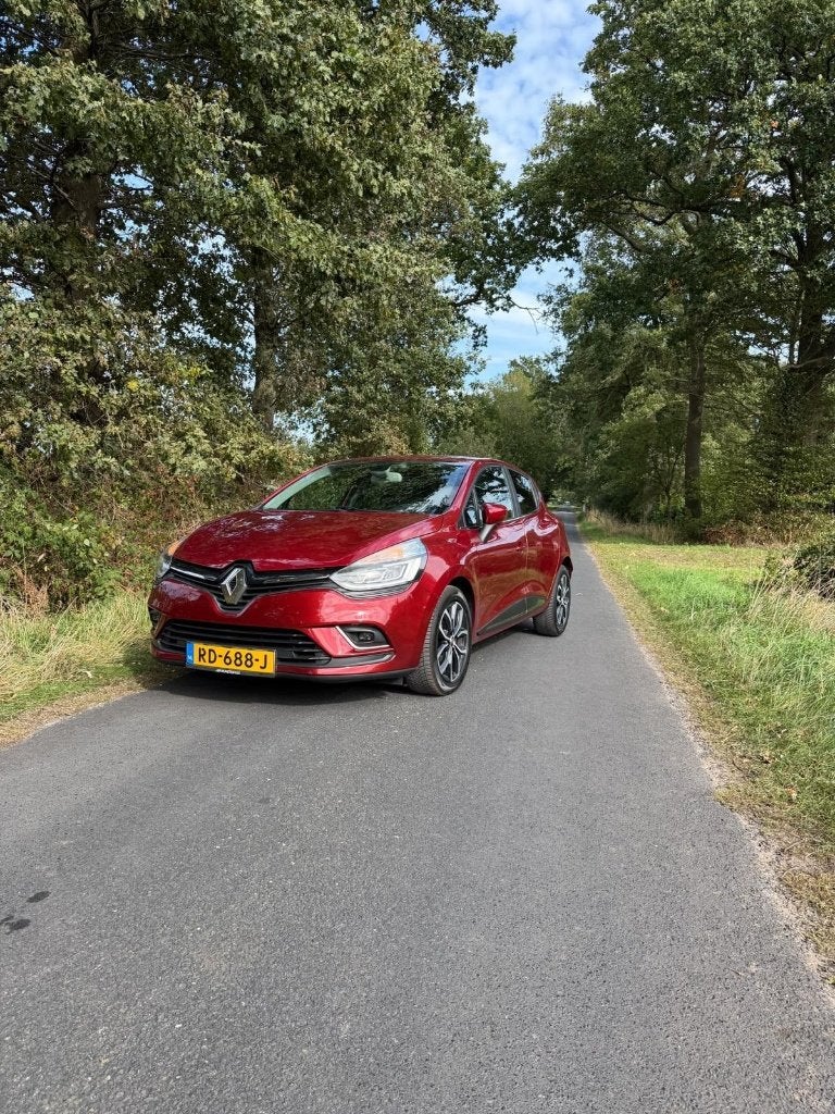 Renault Clio Energy TCe 90pk Eco2 S&S 2017 Rood, 898 cc, Leder en Stof, 49 €/maand, 1200 kg