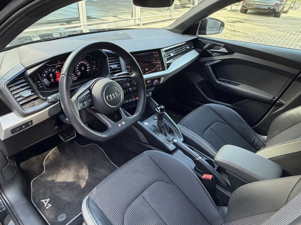 Audi A1 Sportback 40 TFSI 200PK AUT. *!* 2x S-LINE *!* NAVI/, Auto's, Audi, Euro 6, 4 cilinders, 1984 cc, Leder en Stof
