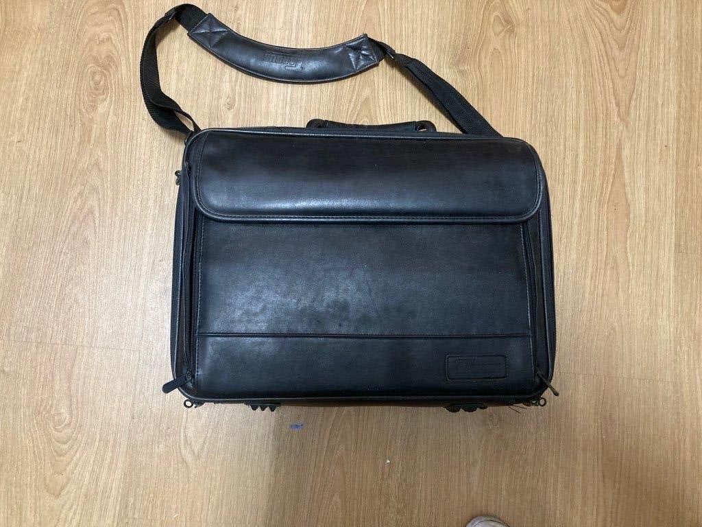 Targus Business laptop tas/koffer, Tabletvak, 17 inch of meer, Ophalen of Verzenden, Zo goed als nieuw