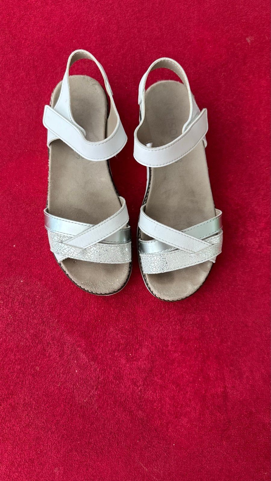 ECCO Witte en zilveren sandalen met klittenband MAAT 38, Kleding | Dames, Schoenen, Ophalen of Verzenden, Gedragen, Wit, Sandalen of Muiltjes