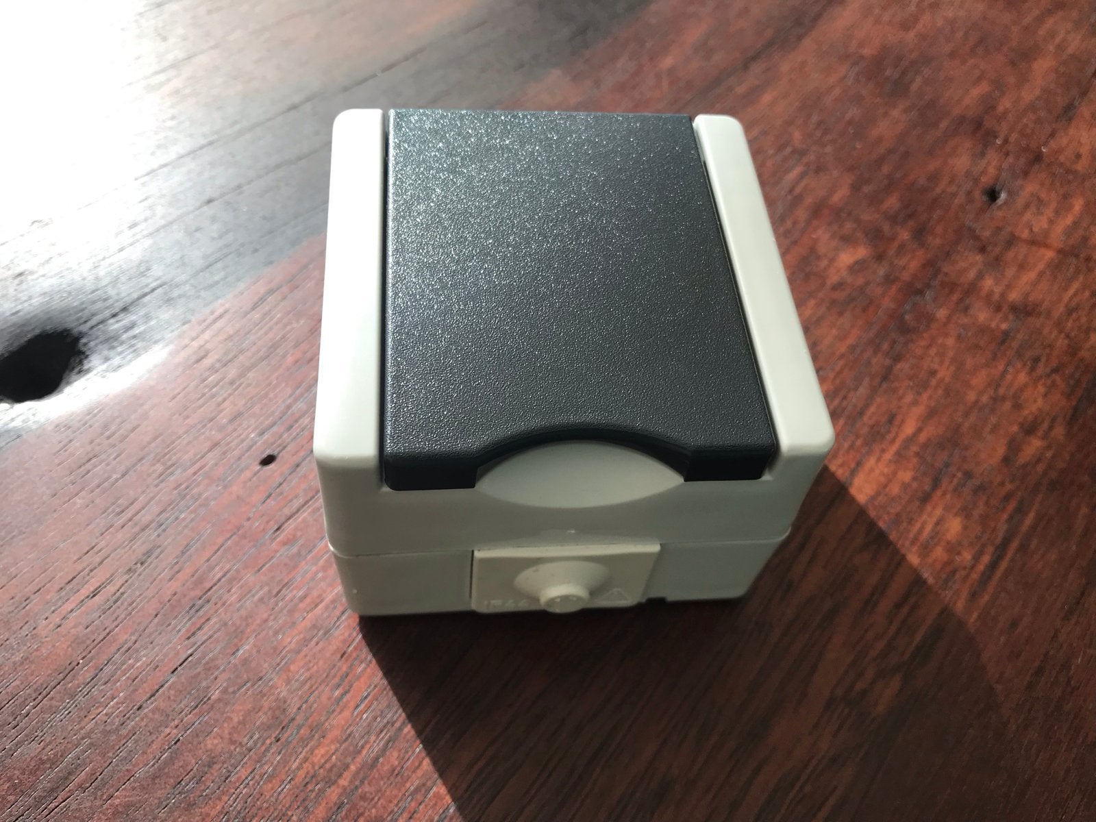 Geaard Wandcontactdoos IP44 - Spatwaterdicht Stopcontact,, Ophalen of Verzenden, Nieuw, Stopcontact