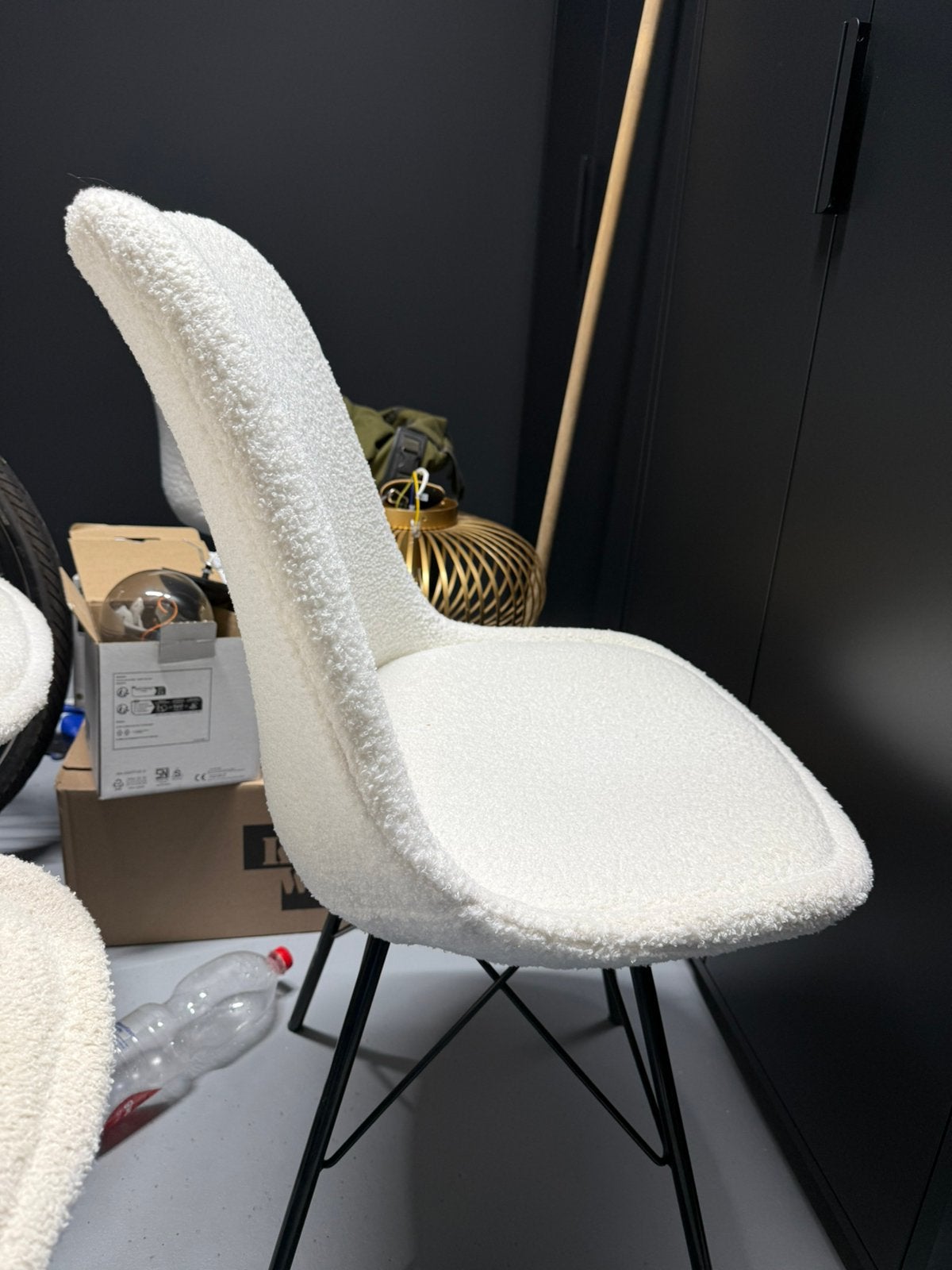 Eet tafel stoelen fluffy teddy wit 4 stuks, Ophalen, Zo goed als nieuw, Wit, Vier