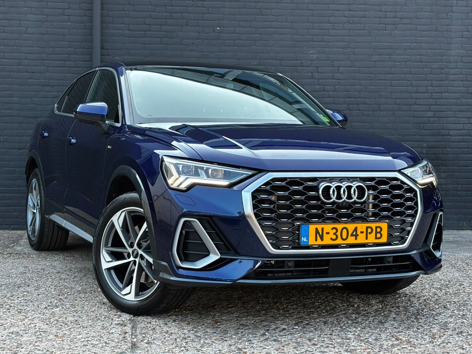 Audi Q3 Sportback 45 TFSI e S Edition PANO|CARPLAY|KEYLESS|N, Auto's, Audi, Dealer onderhouden, Gebruikt, 150 pk, Blauw