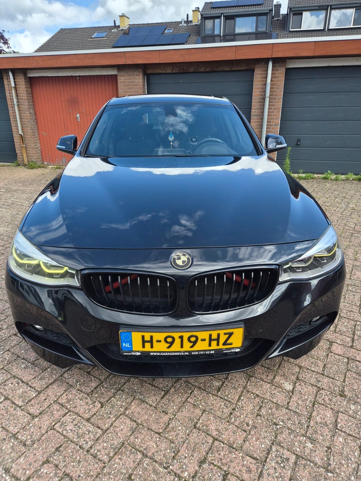 BMW 3-Serie GT 330i 252pk Aut 2016 Zwart, Auto's, Zwart, Particulier, 1600 kg, 84 €/maand