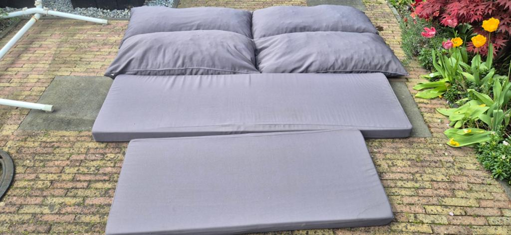 Grijze tuinkussens set - Comfortabel en weerbestendig, Ophalen, Gebruikt