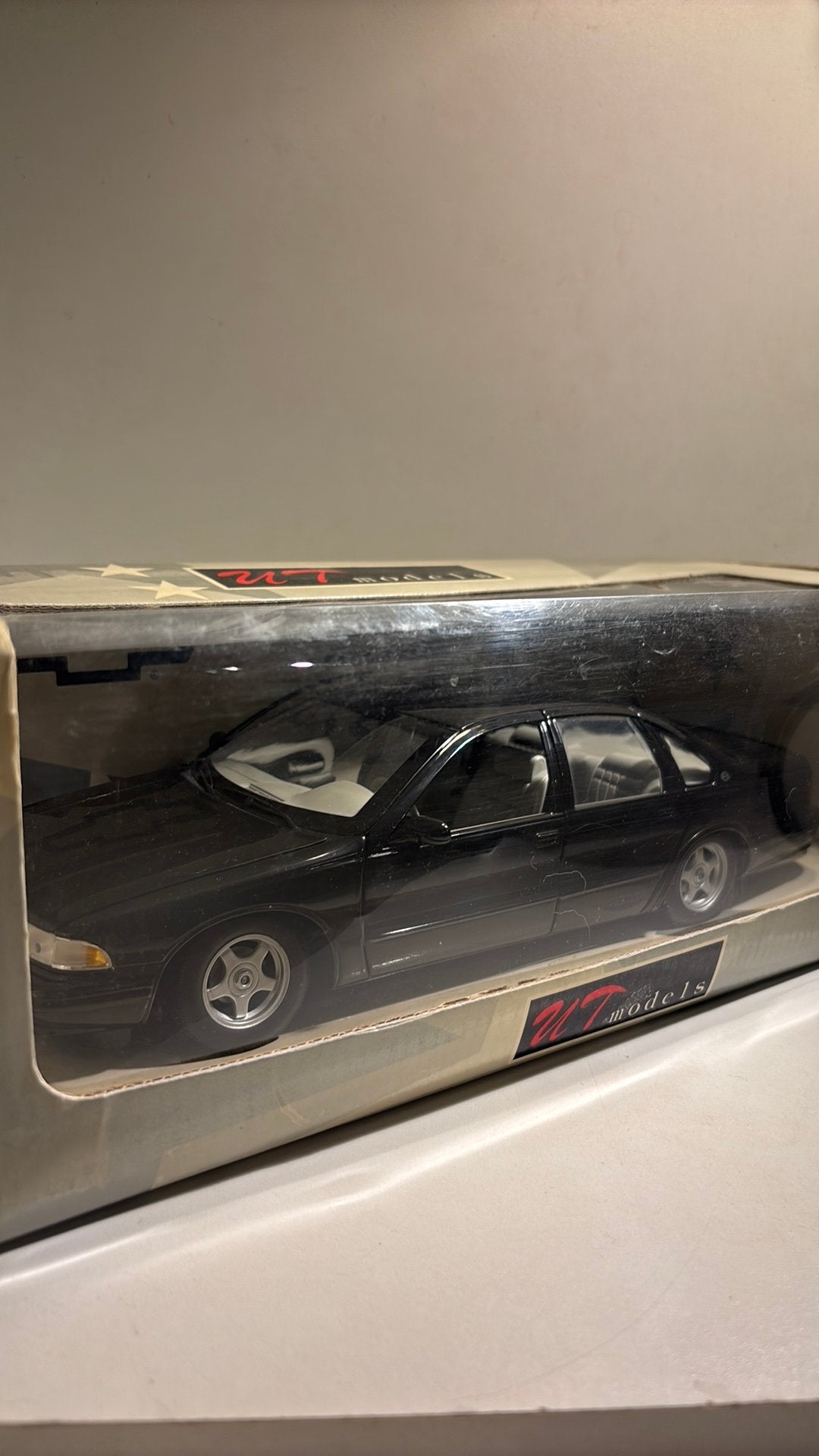 Chevrolet impala ss ut models 1.18, Hobby en Vrije tijd, UT Models, Ophalen of Verzenden, A, A