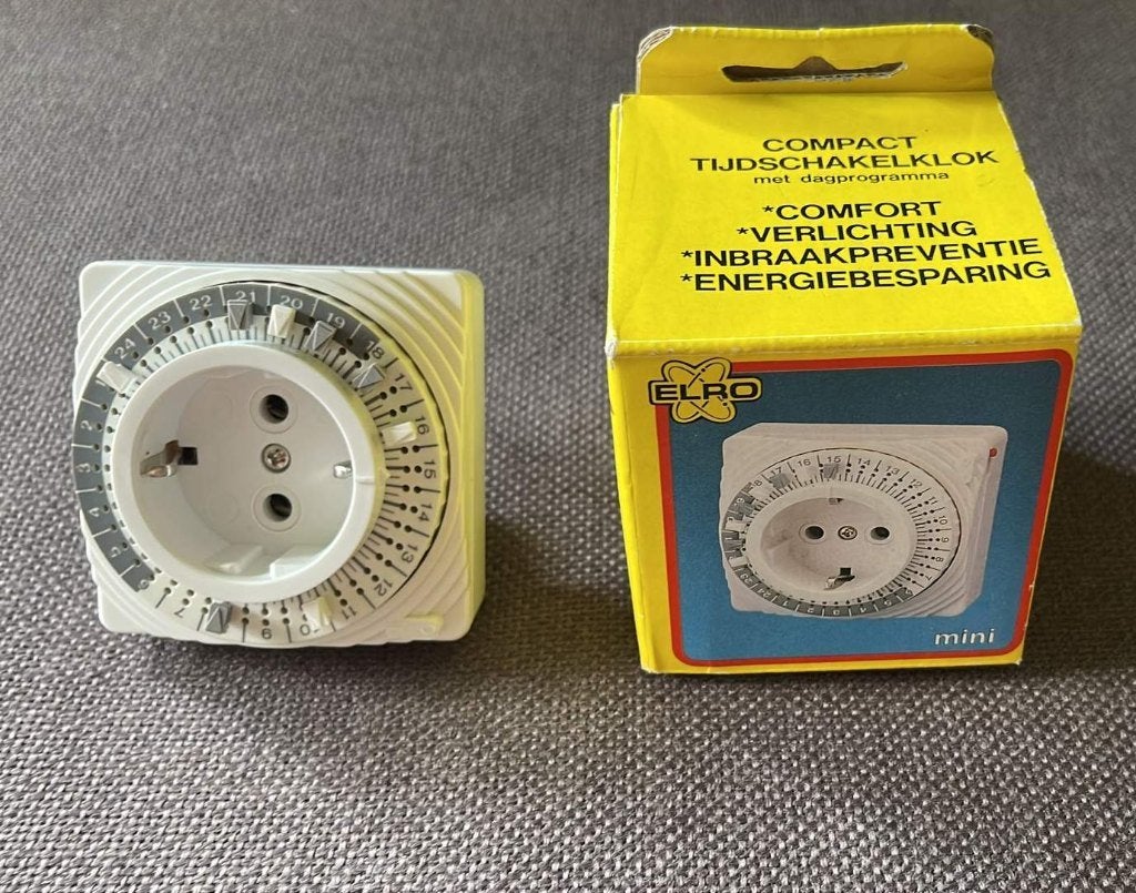 Tijdschakelklok, Ophalen of Verzenden, Zo goed als nieuw, Stopcontact