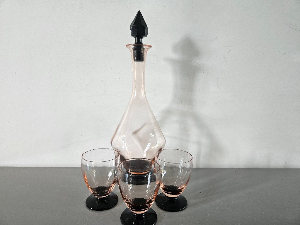 Roze karaf met zwarte dop, Ophalen of Verzenden