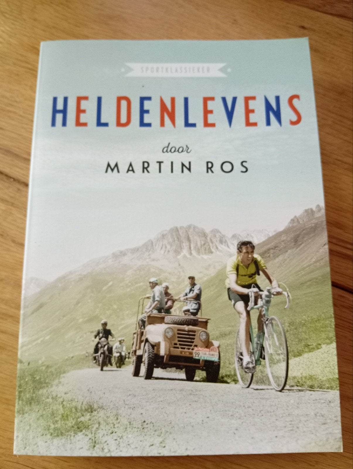 Heldenlevens door Martin Ros - Sportklassieker Wielrennen, Boeken, Gelezen, Lopen en Fietsen, Ophalen of Verzenden, Martin Ros