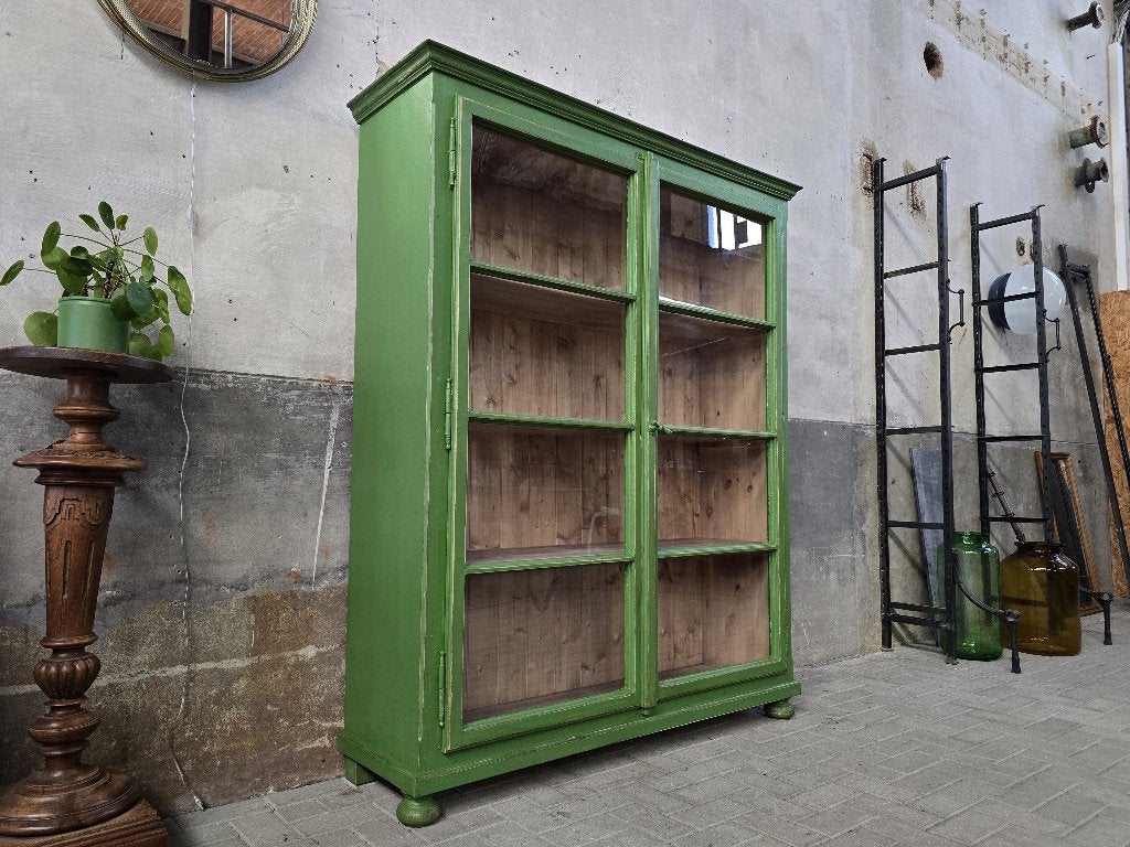 XL Vintage Houten Vitrinekast Groen | Grote Vitrine Kast 2