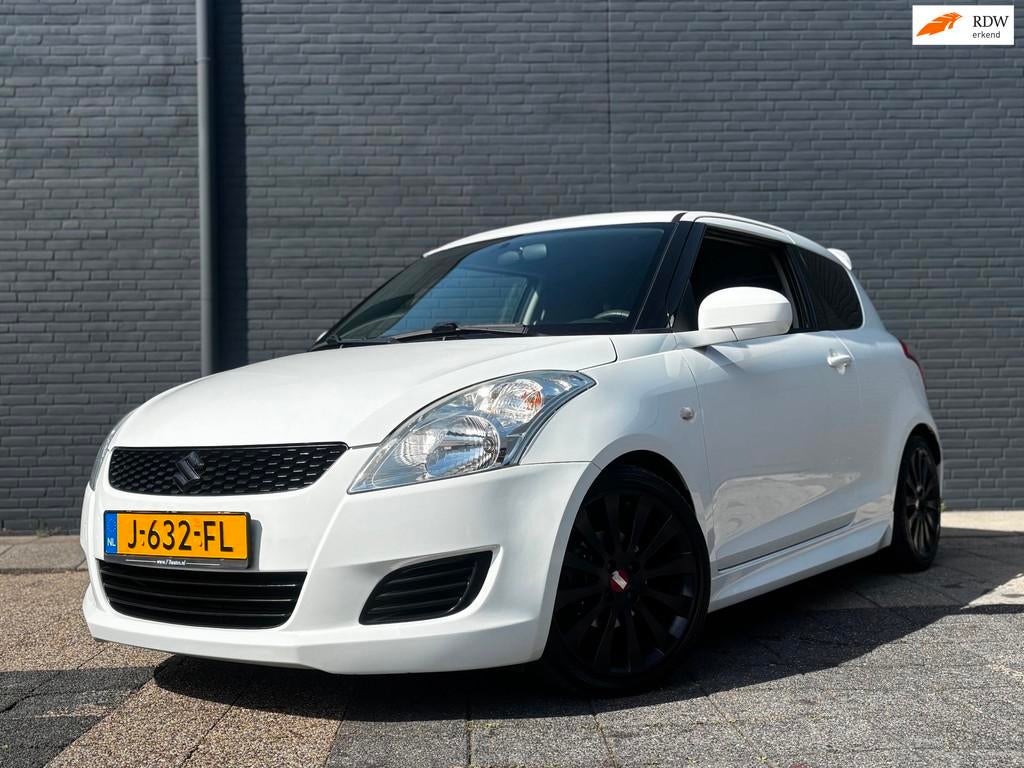 Suzuki Swift 1.2 Exclusive | Airco | Spoiler & Sideskirts, Voorwielaandrijving, Gebruikt, 400 kg, Bedrijf