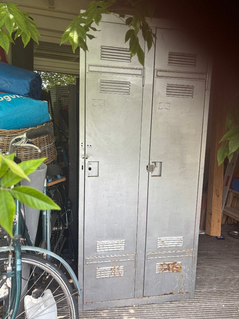 2 vintage metalen kledingkasten dubbeldeurs, Huis en Inrichting, Kasten | Lockerkasten, Ophalen, Gebruikt, Vintage