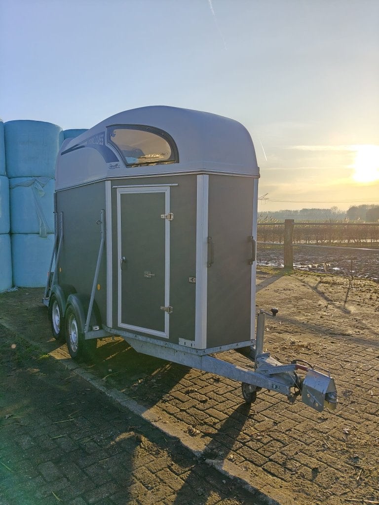 Te koop aangeboden, zeer nette Atec C2 1,5-paards trailer., Ophalen, Gebruikt