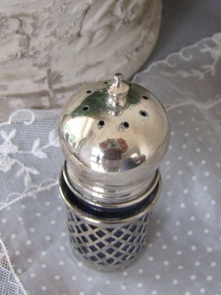Brocant zoutpotje, blauw glas met verzilverde dop en houder, Ophalen of Verzenden