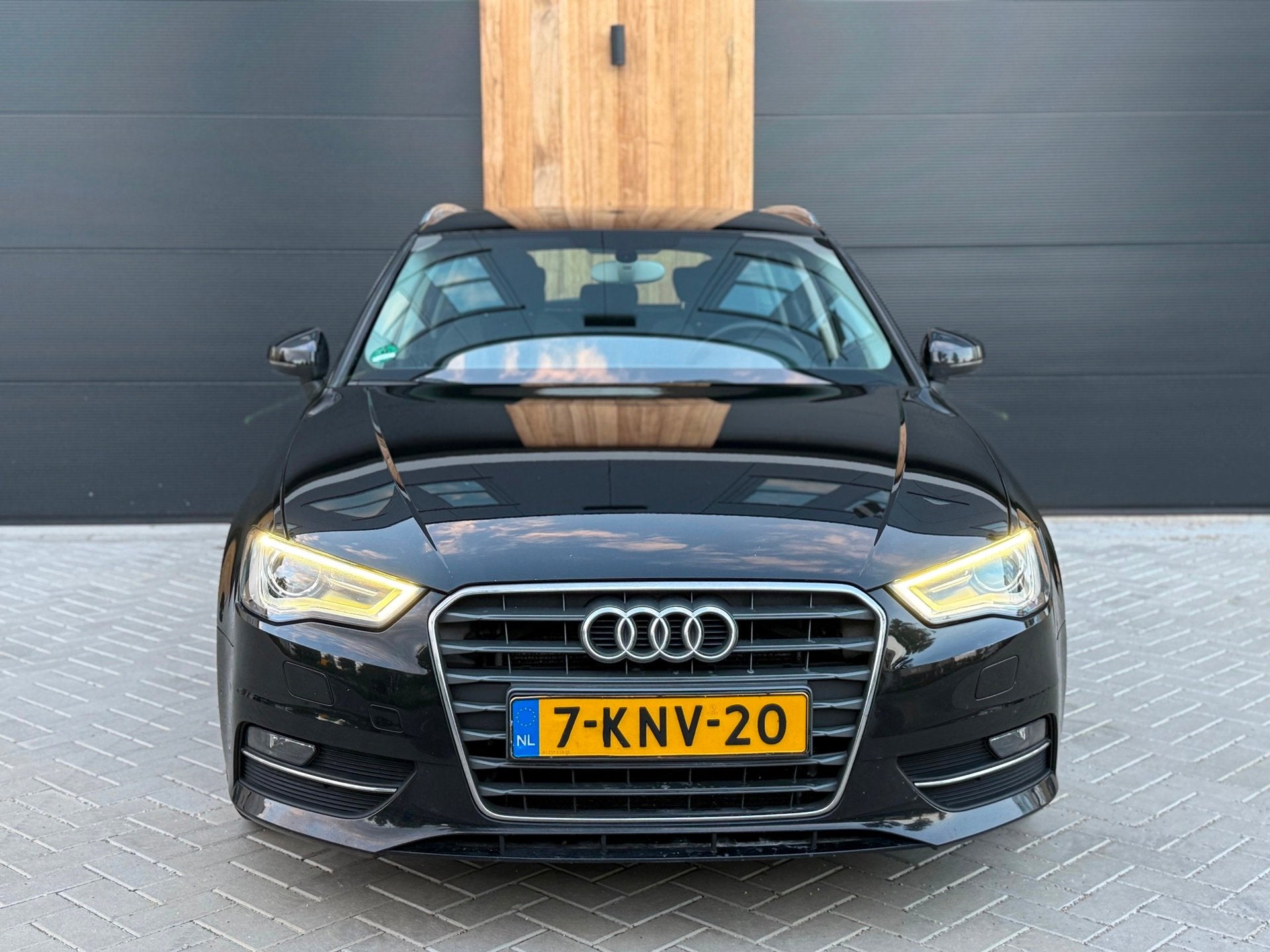 Audi A3 Sportback 2.0 TDI 150PK Pro Line plus (bj 2013) XENO, Auto's, Voorwielaandrijving, Euro 5, Stof, Gebruikt