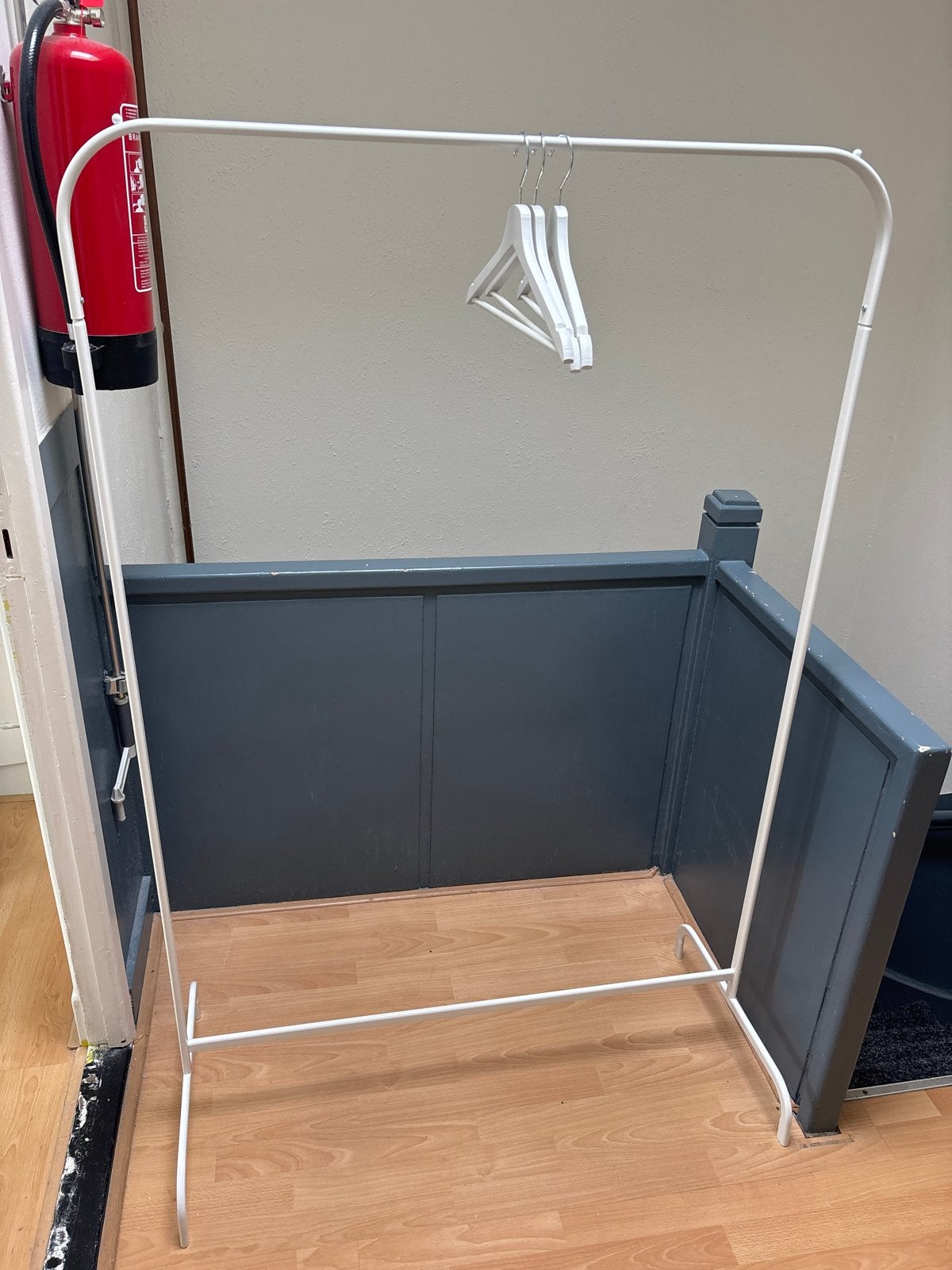 Wit kledingrek met hangers van Ikea, Ophalen, Gebruikt