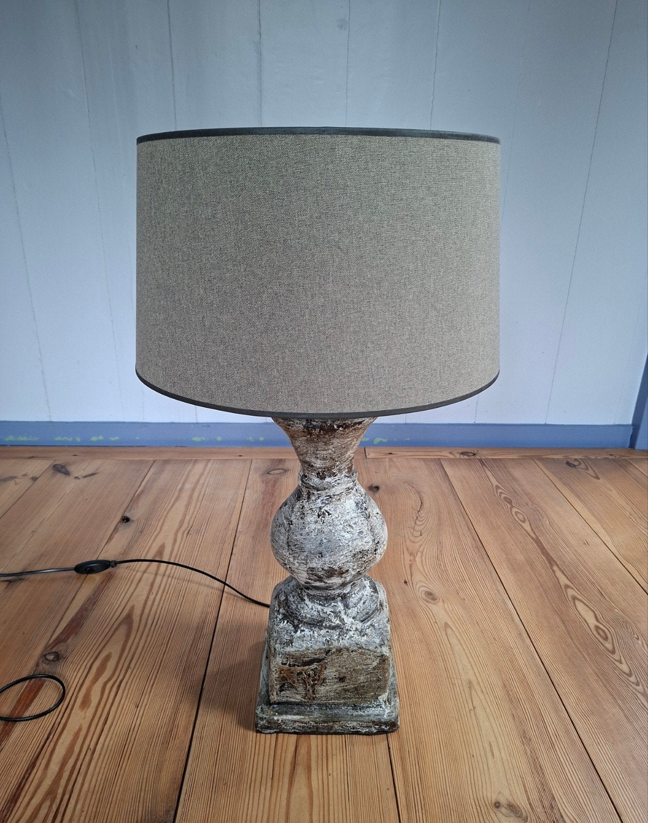 Mooie rustieke grijze tafellamp. Hoogte 70cm., Ophalen, Overige merken, Overige stijlen, Zo goed als nieuw