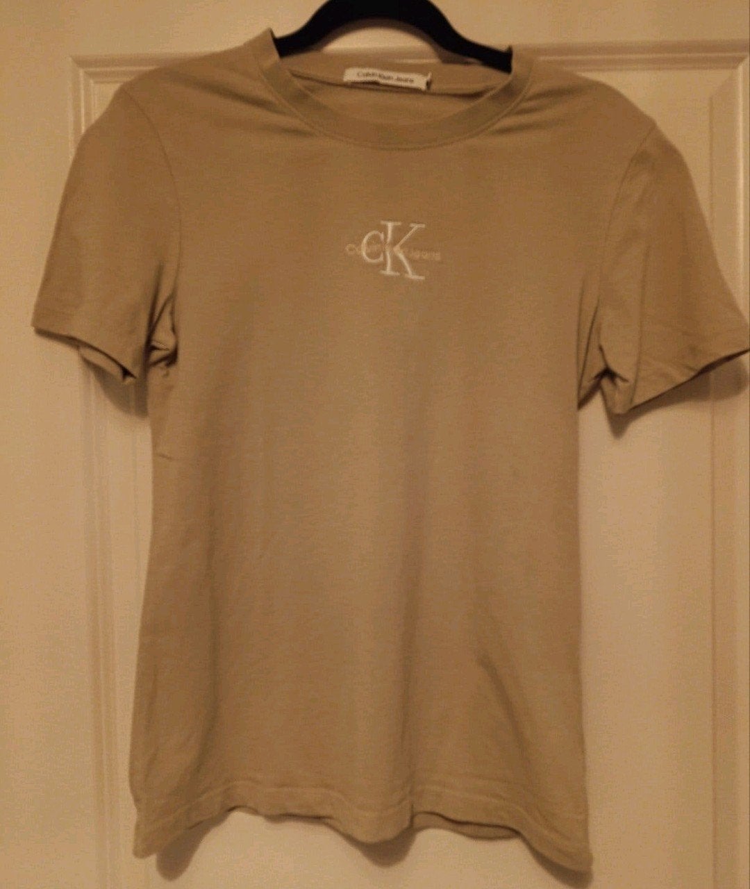 Nieuw Calvin Klein Jeans T-shirt - Maat S, Beige, Nieuw, Ophalen of Verzenden, Korte mouw
