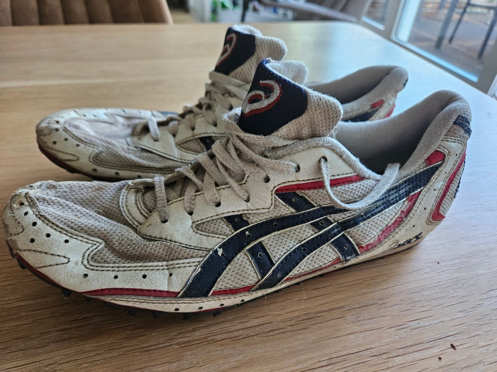 Asics allround spikes mt 43,5, Ophalen, Gebruikt, Spikes, Hardlopen