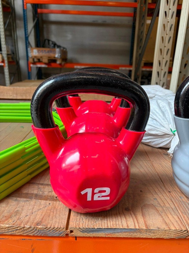 Studio Vinyl Kettlebell 12kg - Escape Fitness - Rood, Ophalen of Verzenden, Nieuw, Benen, Kettlebell