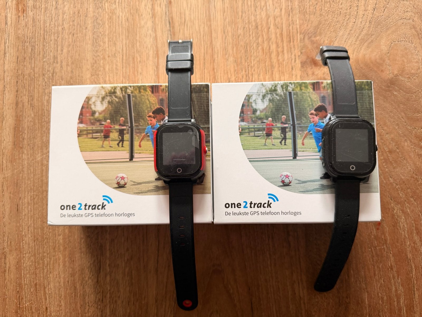 One2Track GPS telefoon horloge voor kinderen (2 stuks), Gebruikt, Zwart, Ophalen of Verzenden, GPS