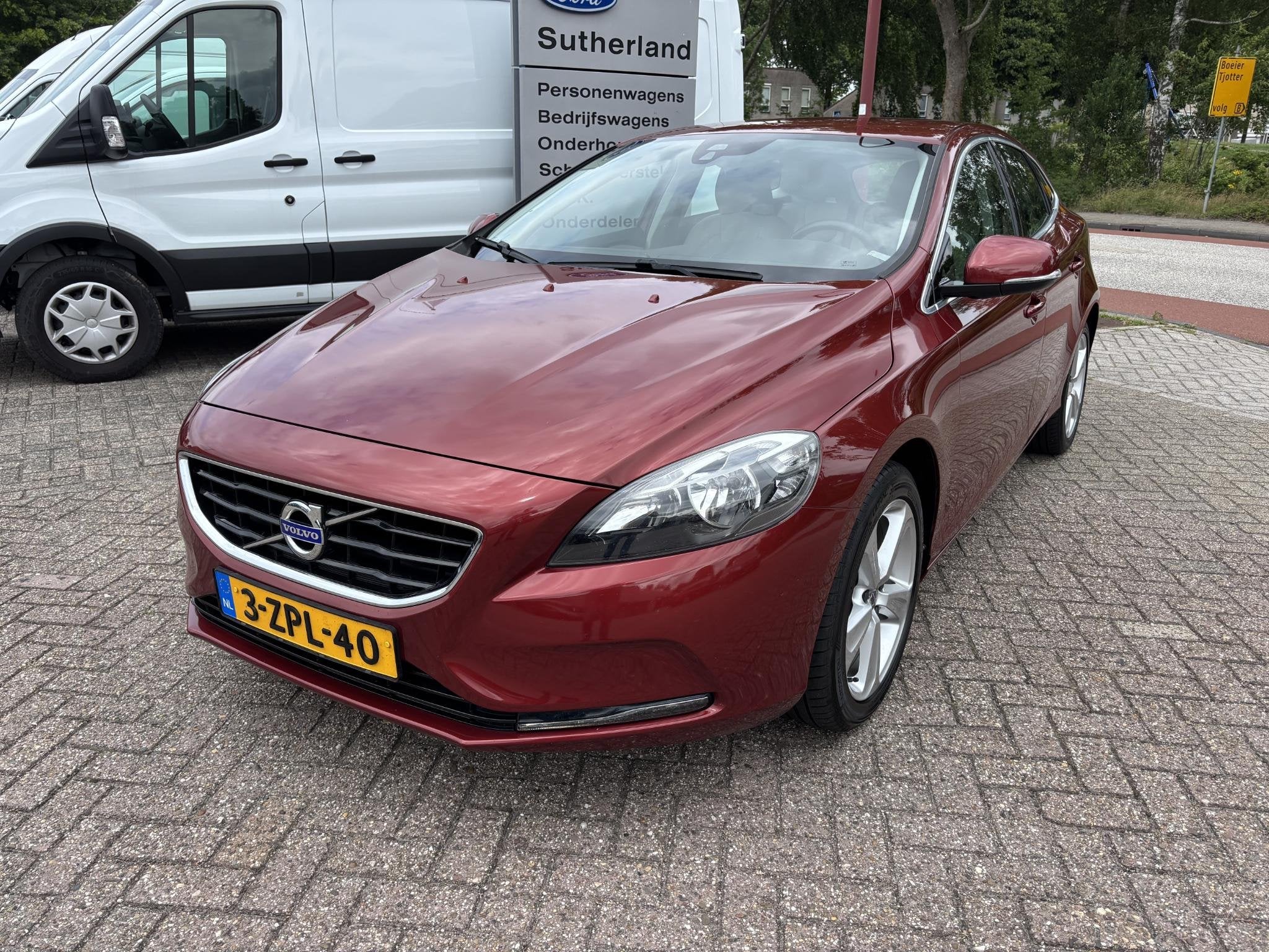 Volvo V40 1.6 T3 Summum 150pk Trekhaak | Lederen Bekleding |, Auto's, Voorwielaandrijving, Gebruikt, 4 cilinders, 150 pk