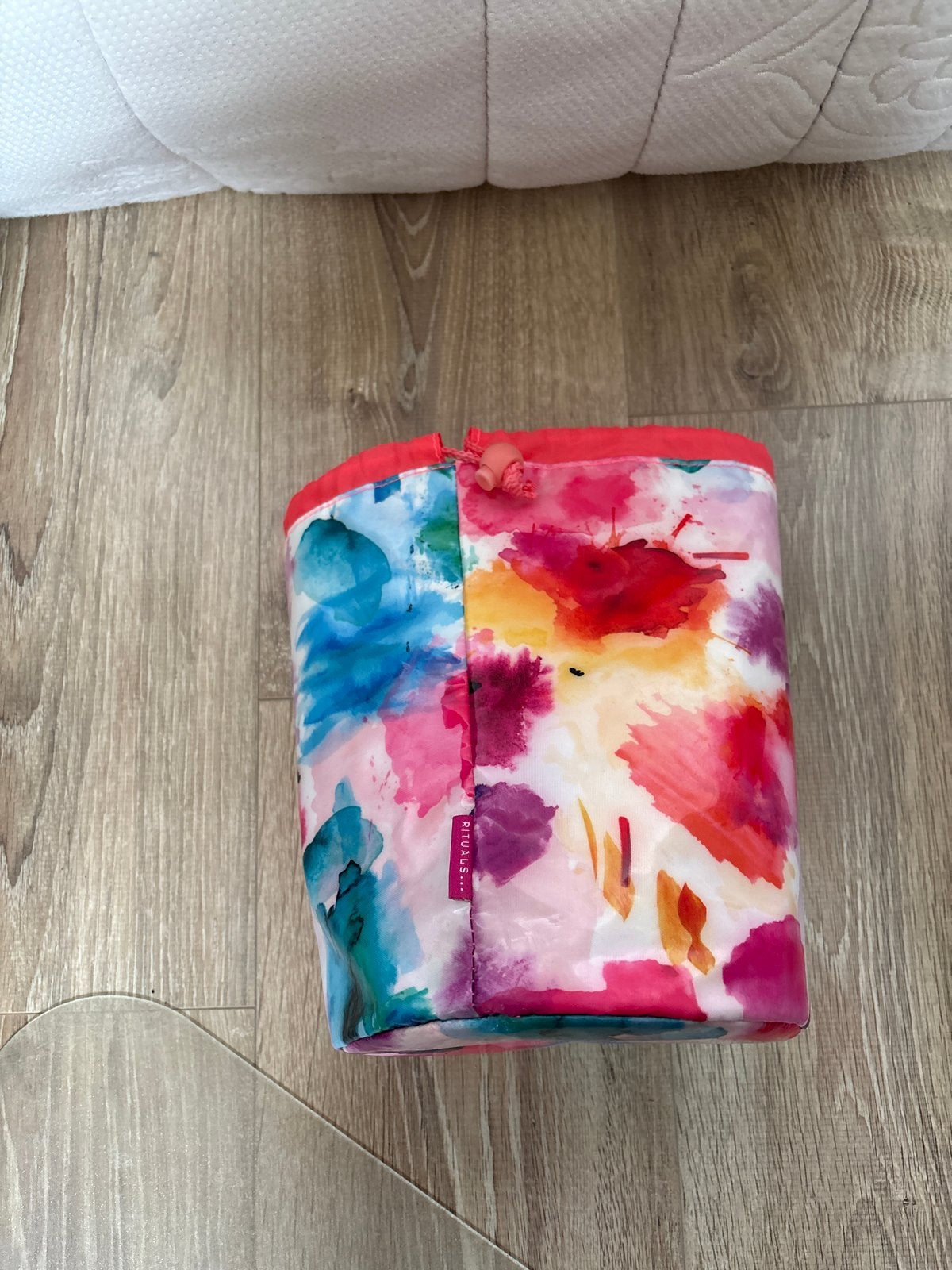 Kleurrijke make-up tas of toilettas rituals, Sieraden, Tassen en Uiterlijk, Ophalen of Verzenden, Gebruikt, Meerkleurig, Dame